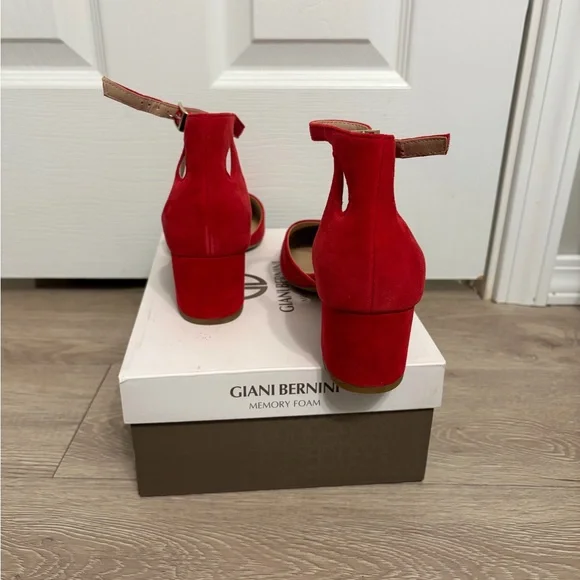 Giani Bernini Red Suede Block Heels - Picture 4 of 8